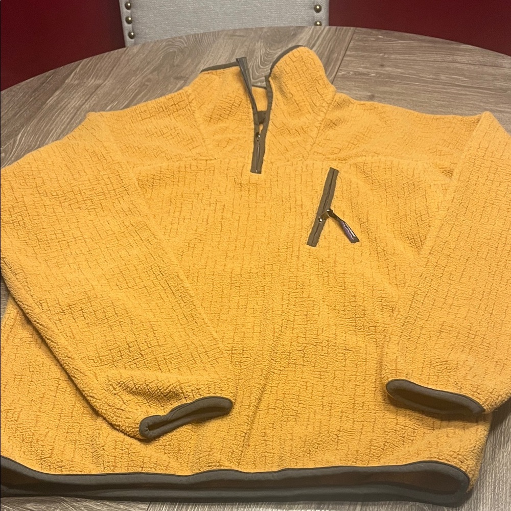 Women’s Mustard Half-Zip Patagonia Pullover